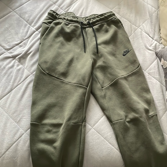 Olive Green Nike tech fleece (Pants), size small (Men’s) - Picture 1 of 3